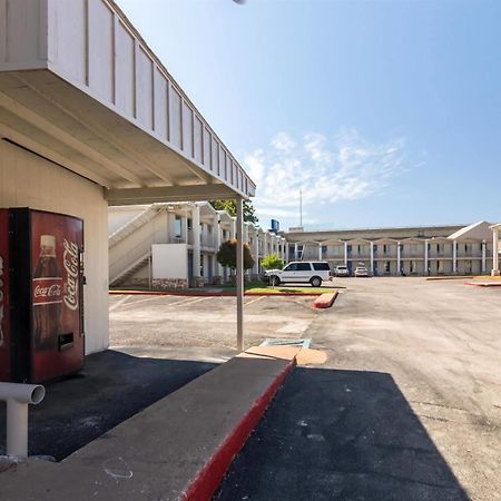 Delux Inn Wichita Falls Exterior foto